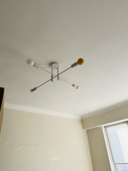 Люстры небольшие каждая по 3000