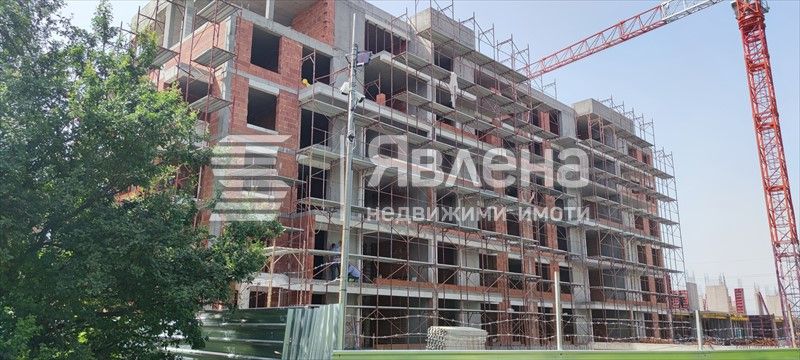 Просторен 3 стаен апартамент в нов проект