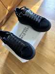 Alexander McQueen Suede Triple Black Marimea 40