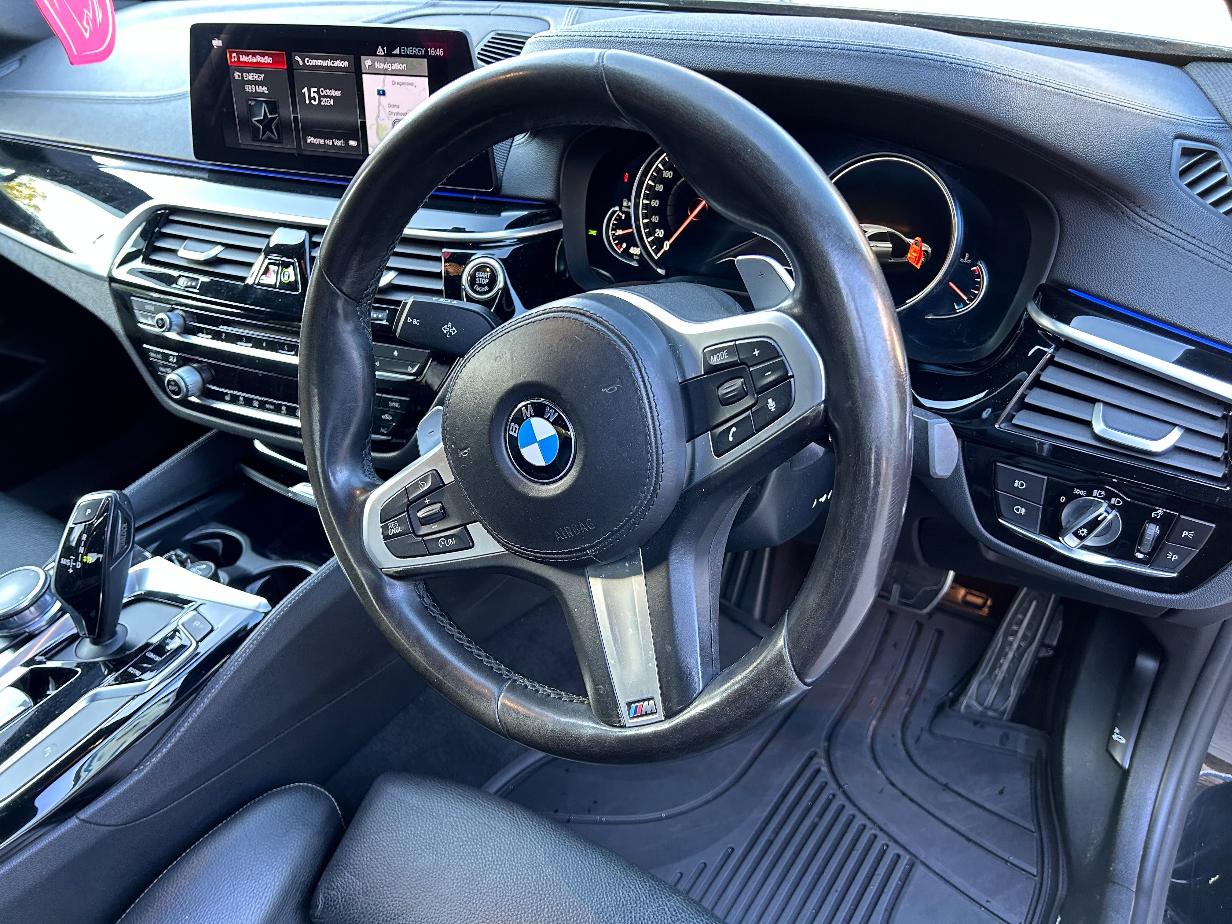 Кола     Bmw 520