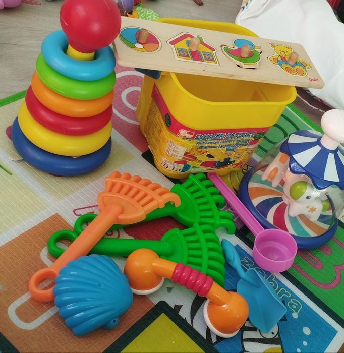 Продавам пюшения играчки на едро