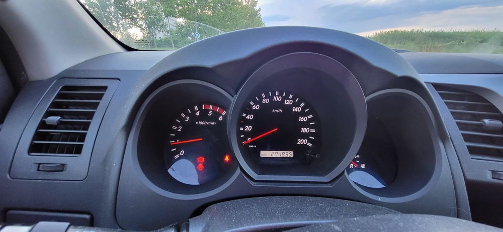Toyota Hilux 3.0 D 2009 Auto Suspensie +5 scuturi Al trolii