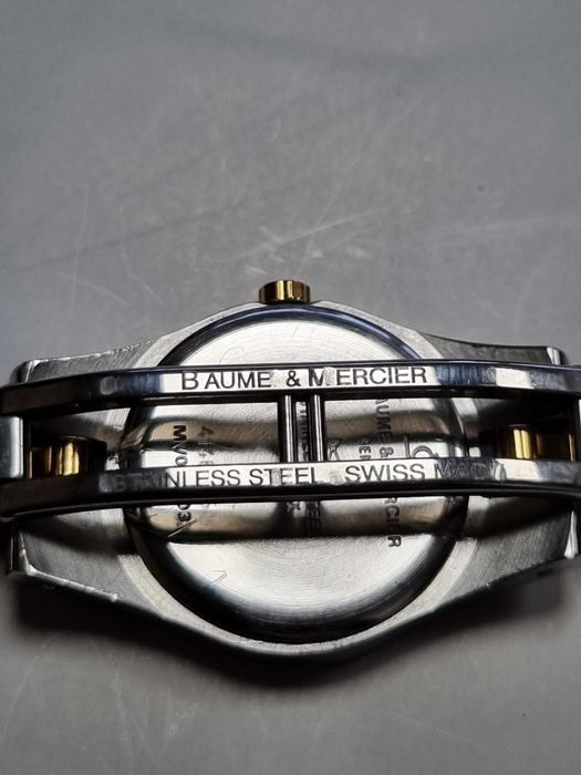 Дамски часовник Baume & Mercier Linea 18к. позлата