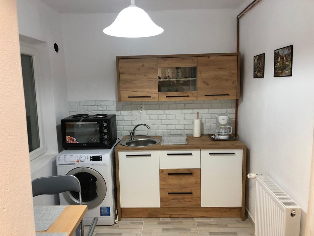 Vând apartament cu 2 camere în Oravița