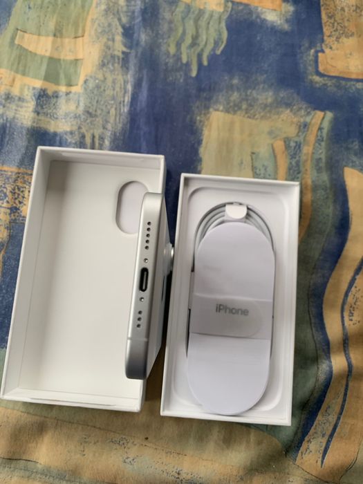Iphone 16 128gb чисто нов