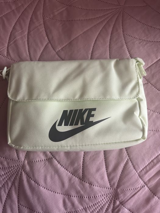 Nike малка чантичка