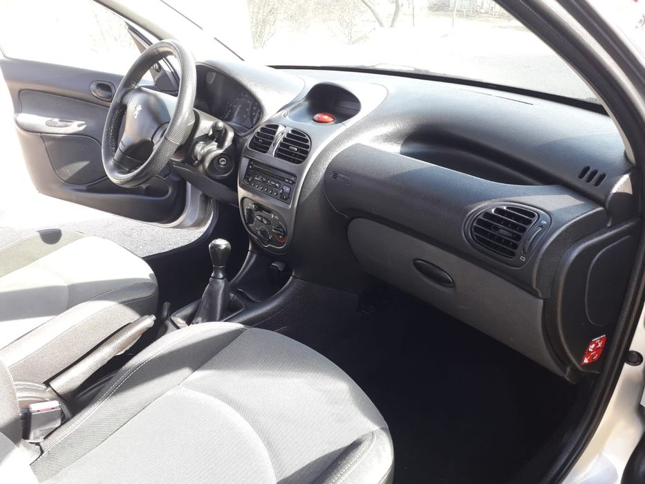 Peugeot 206 din 2007 1.4 benzină
