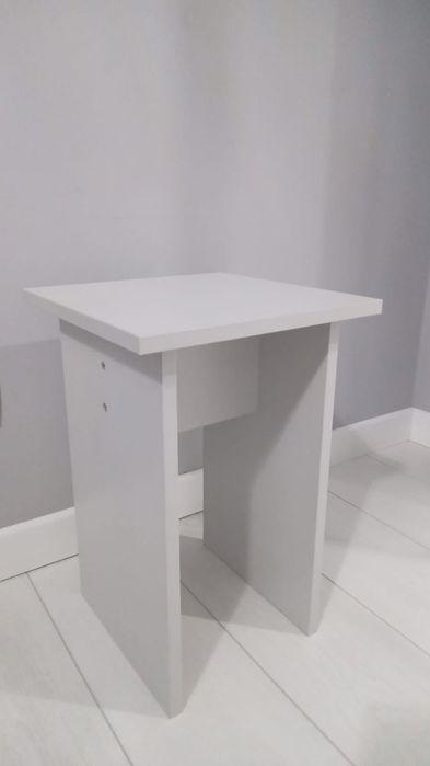 Табурет деревянный