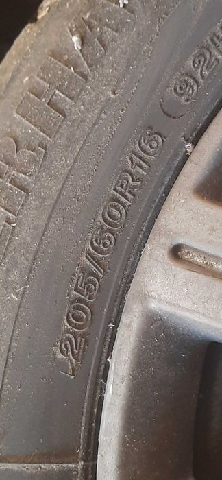 Vând jante renault R16