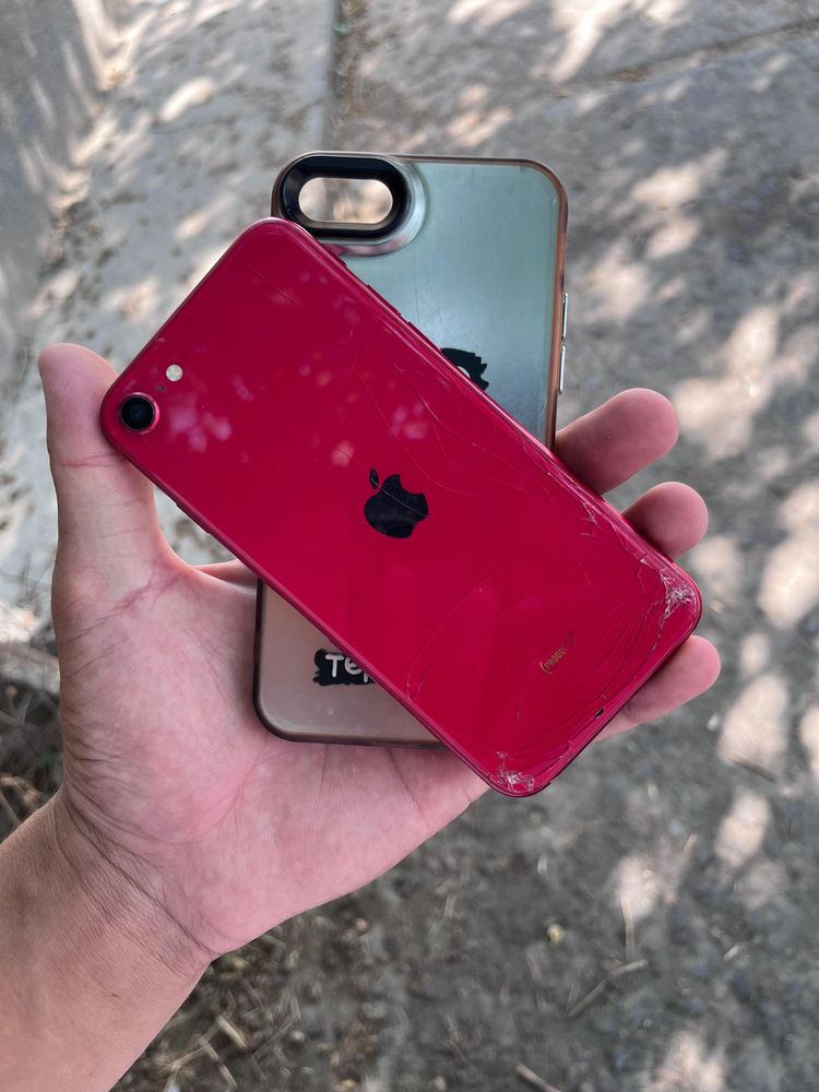 iPhone se 64гб 2020