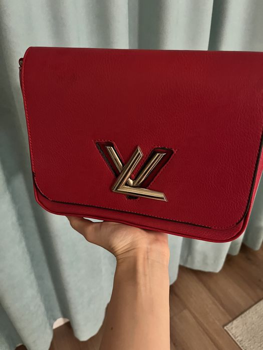 Чанта Louis Vuitton в червено