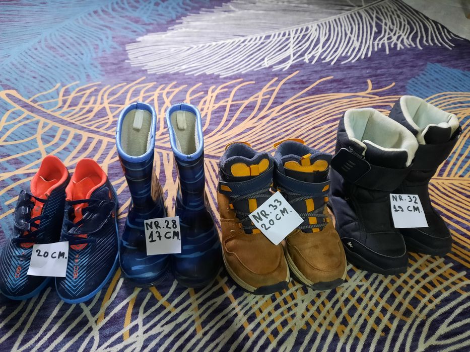 Vând papuci de copii