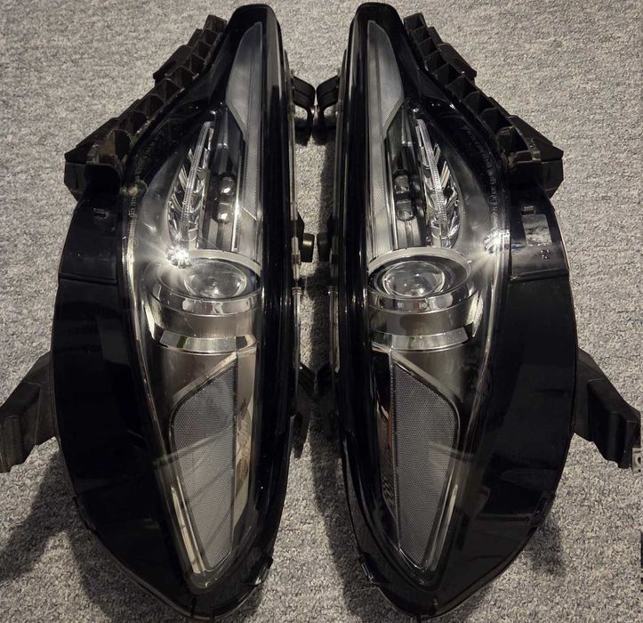 Faruri Alfa Romeo Giulia Bixenon si LED