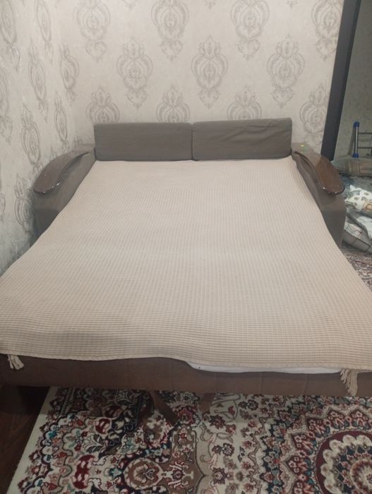 Продаю диван в хорошем состоянии