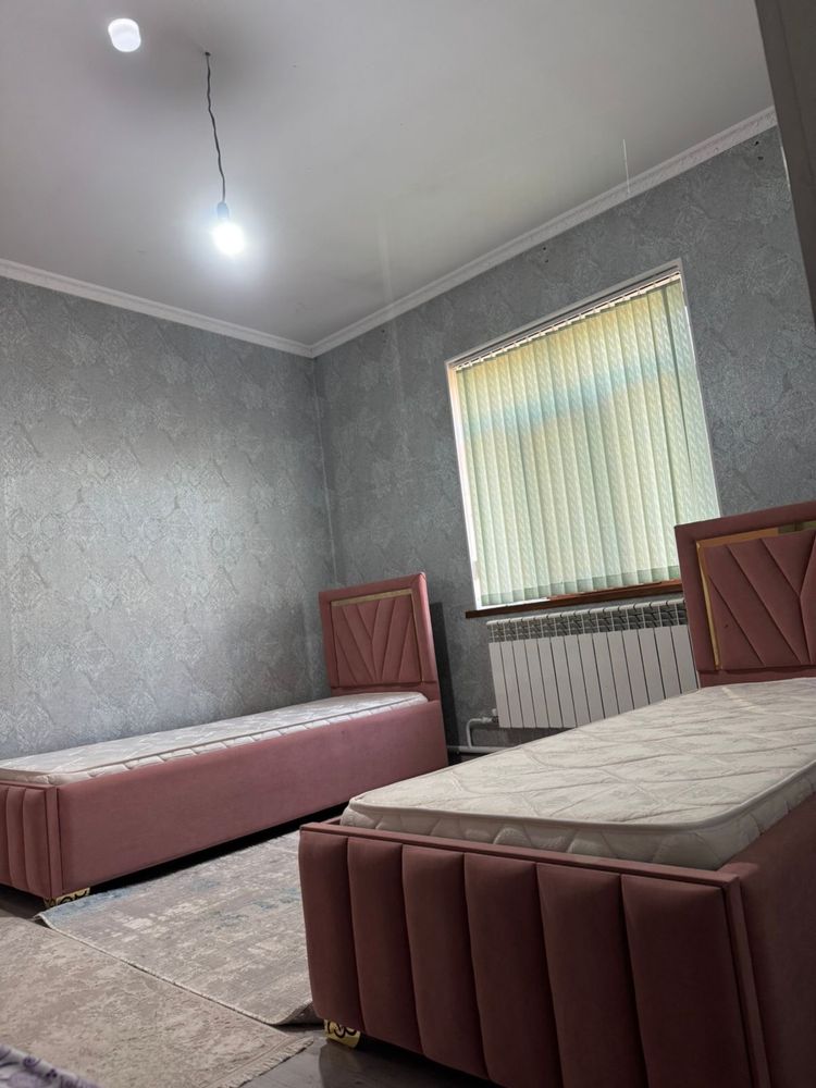 Срочно продам 2 спальную кровать и шкаф и стол