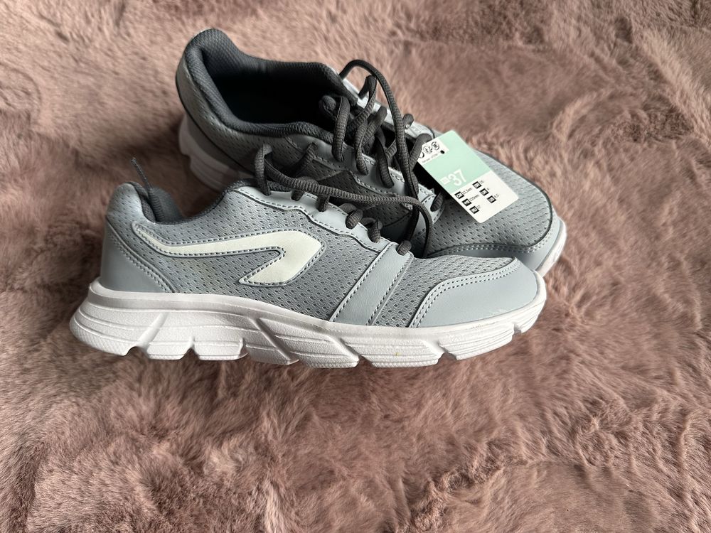 Боти, маратонки - Guess, Nike и др.
