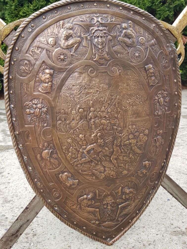 Sabie scut vintage medieval