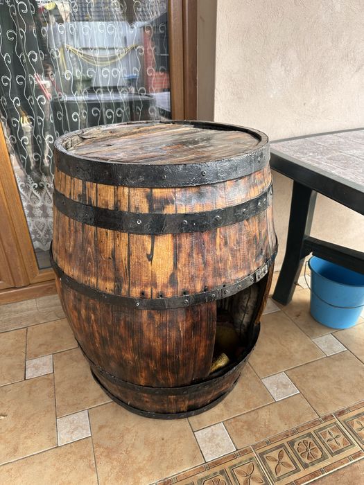 Butoi mare din stejar,decor,spatiu depozitare, 380litri