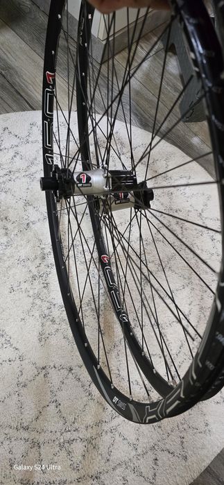 HoBu kanлu DT swiss xr 1501 ratchet глaвuнu. 29 цола 15x100 12x142