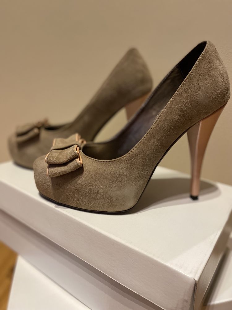 Pantofi eleganti