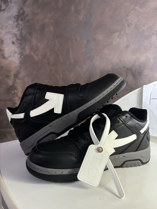 Adidasi Off White Out Of Office