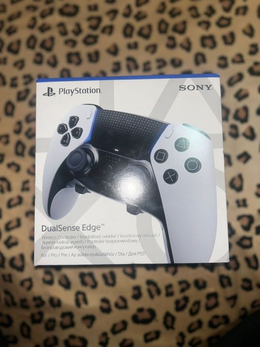 SIGILAT Controller PS5 Sony Dualsense Edge Hunt White

Estimat livrar