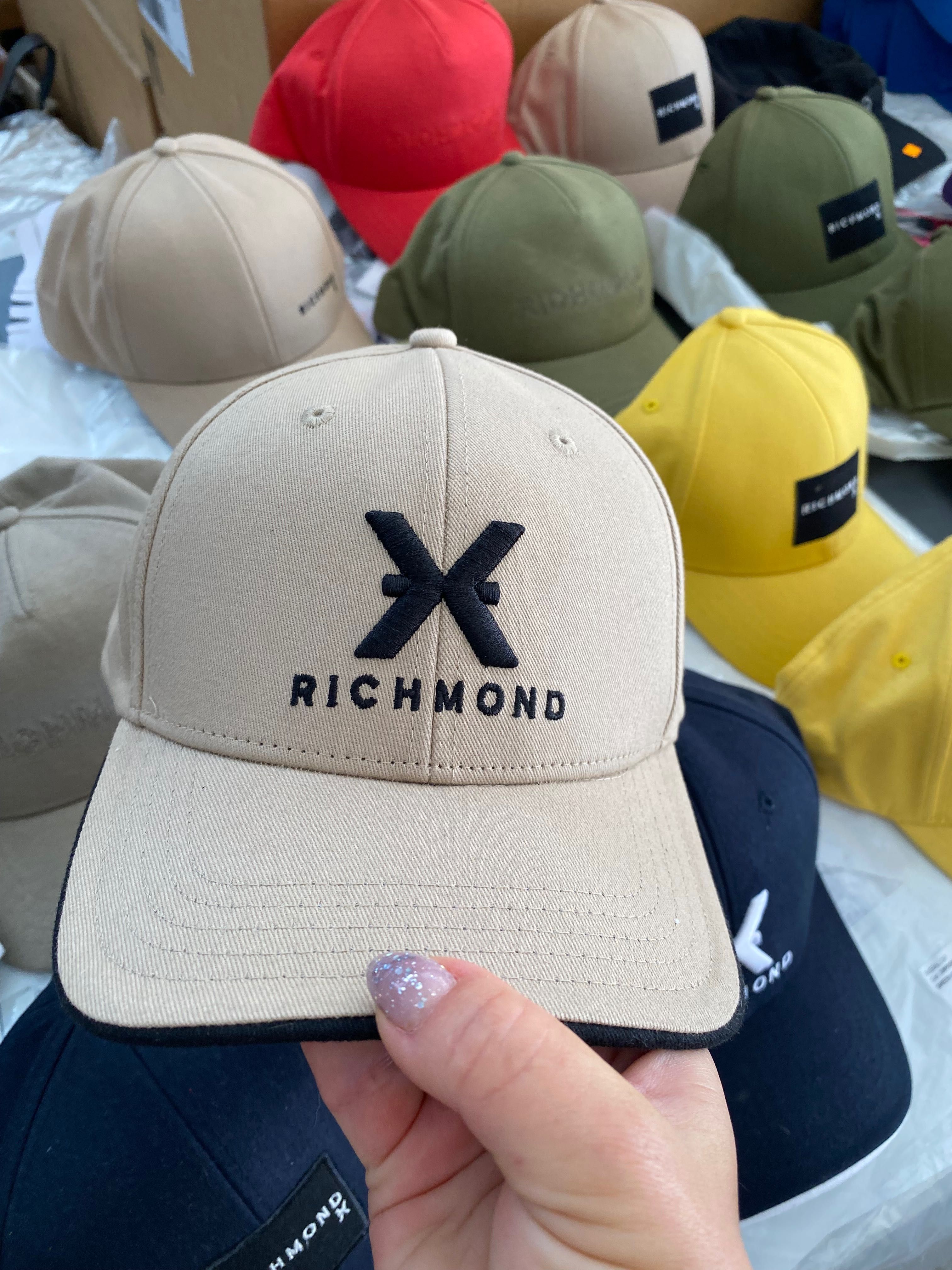 оригинална шапка с козирка Richmond
