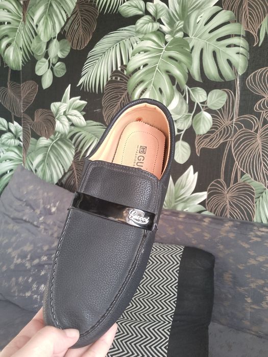 Обувь женская и мужская (кизлар ва угил болалар оёк кийимлари)