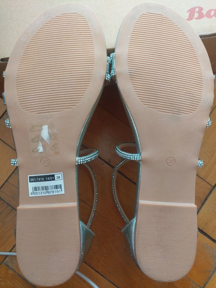 Сандали BATA - 38 номер