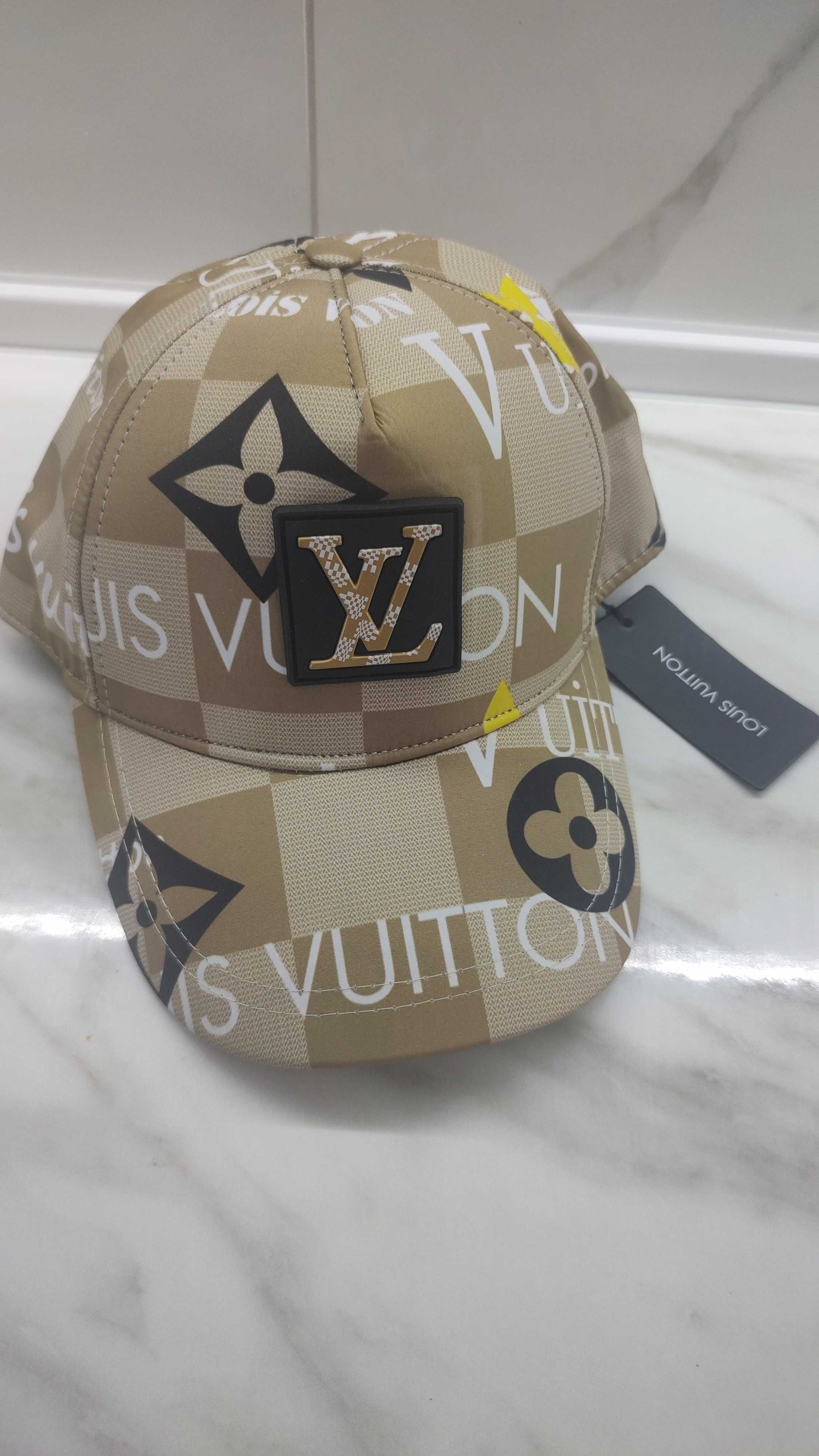 Louis Vuitton, dsquared2, Valentino нови шапки