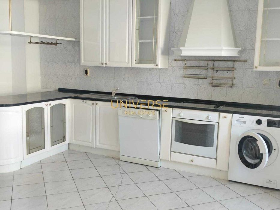 Продава се Четиристаен апартамент в Свети Влас - 160 кв.м за 907 €/кв.м - Снимка #1