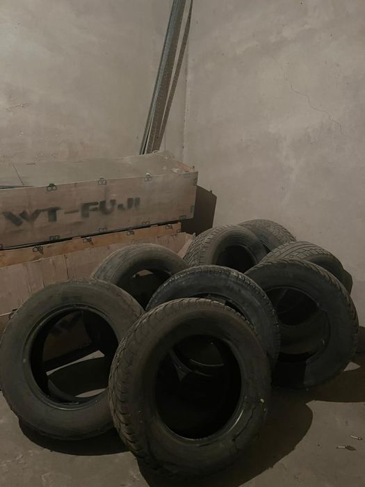 Продам покрышки крузак