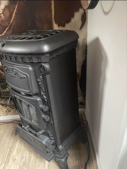 Vând șemineu din fontă