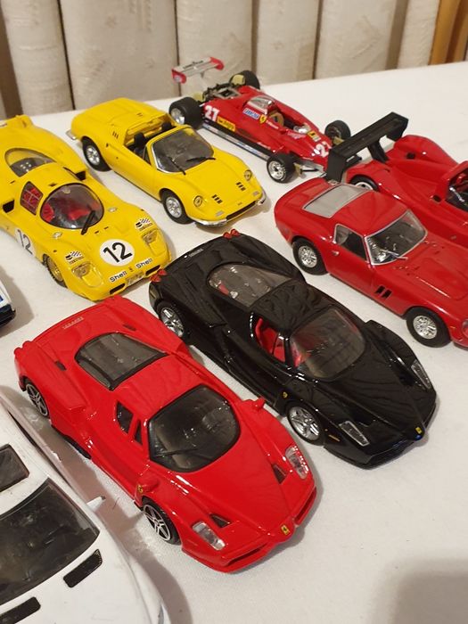 Vând lot masinute fier