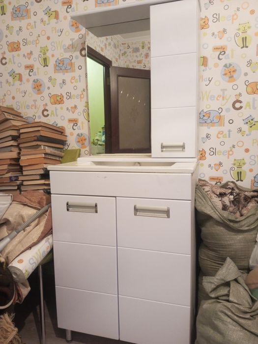 Шваф навесной с тумбой и раковиной