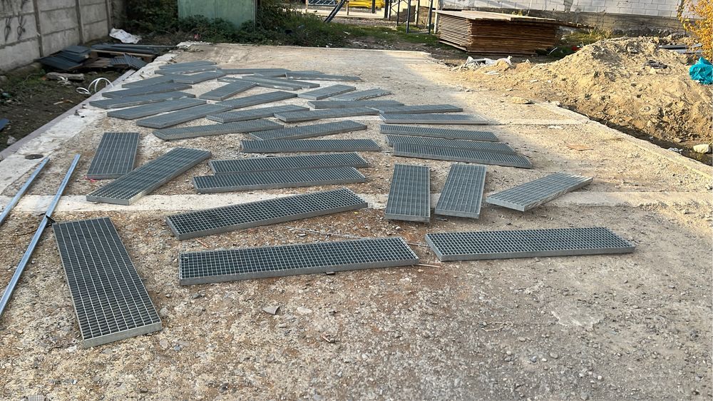 Grilaje zincate trepte zincate