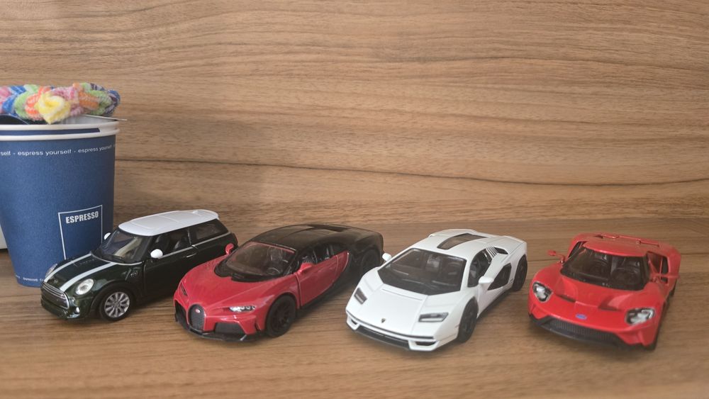 Метални колички за колекционери в перфектно състояние