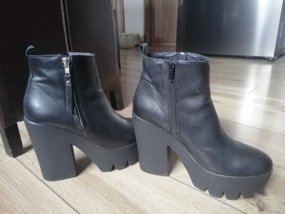Vand pantofi si botine
