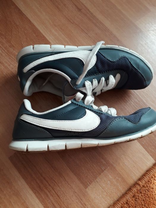Adidasi  nike nr36