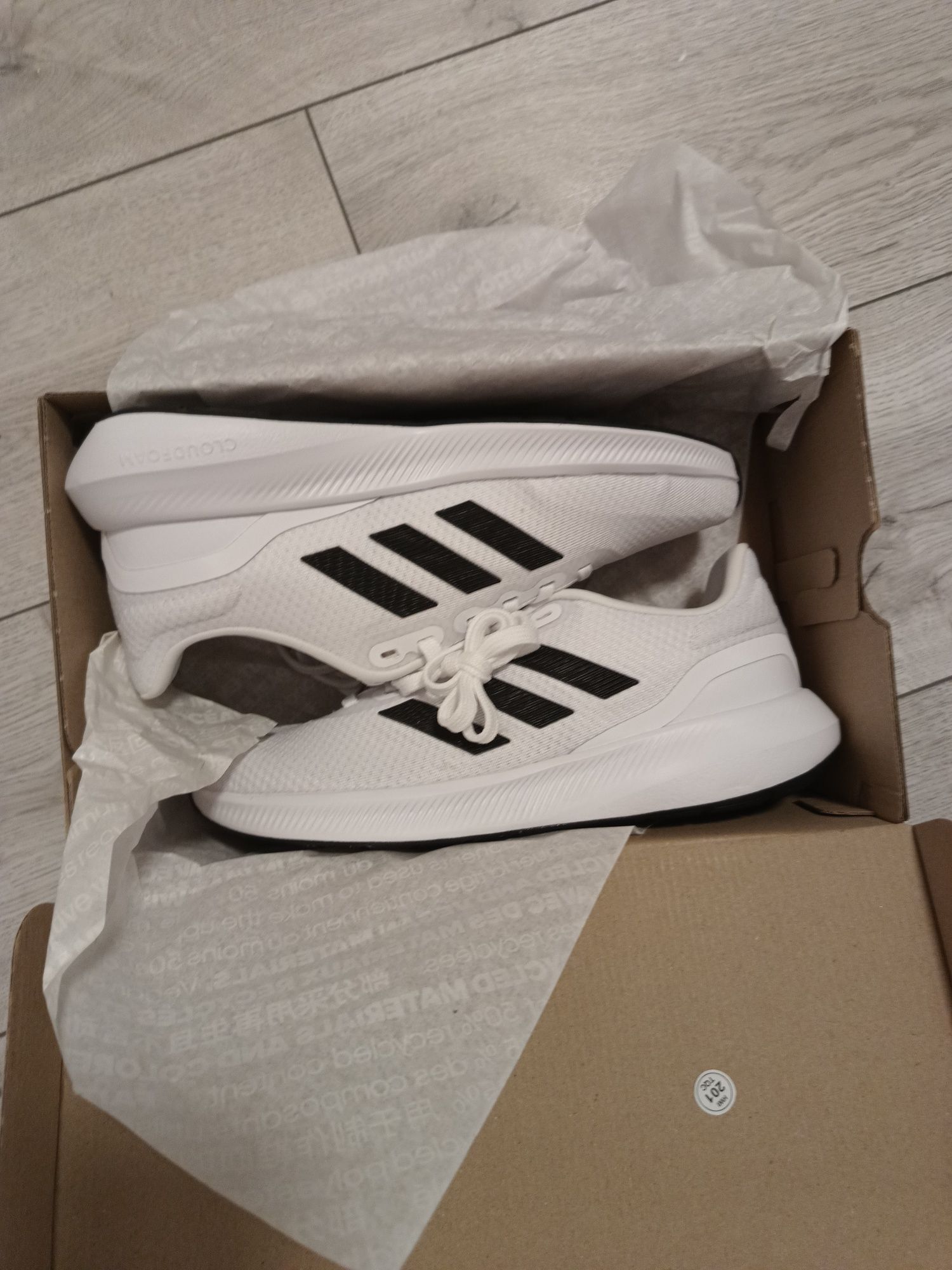 Adidași adidas mărimea 40