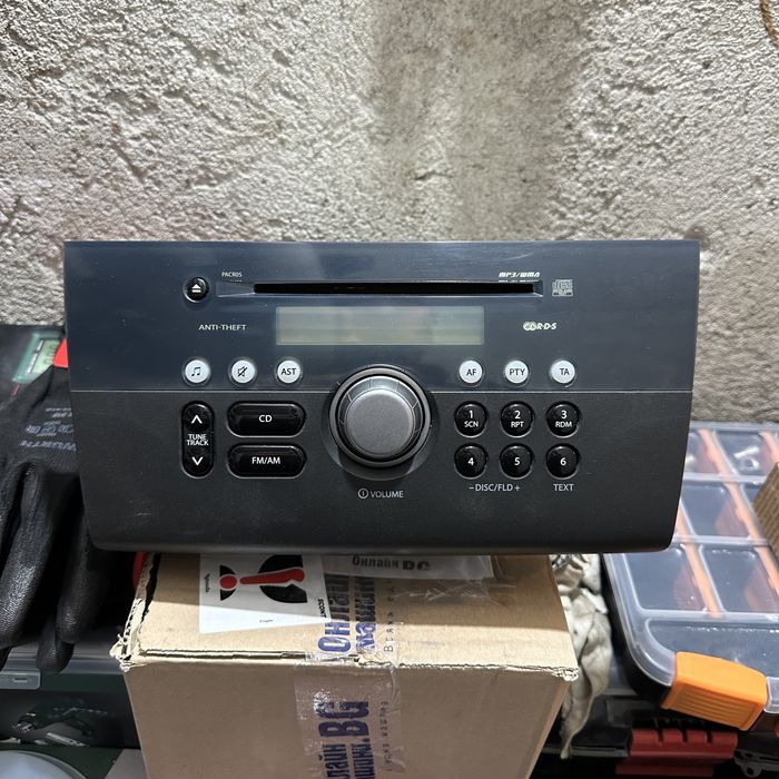Оригинално радио за Suzuki Swift 2006