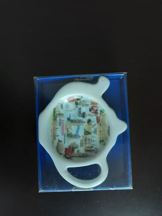 Suvenir Lambert London