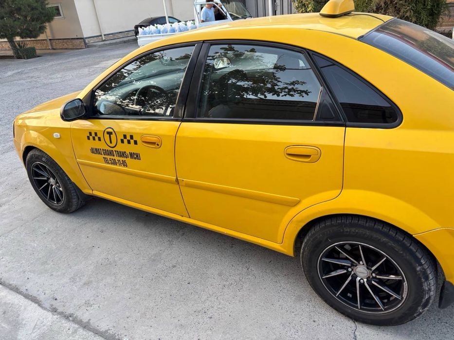 Lacetti 2004 года выпуска корейское