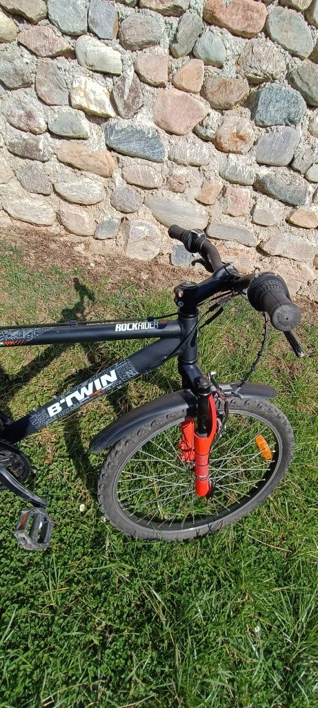 Vând bicicleta 24' Rockrider