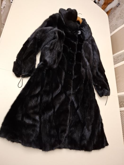 Продам норковую шубу