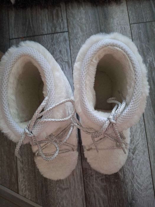 Дамски зимни апрески