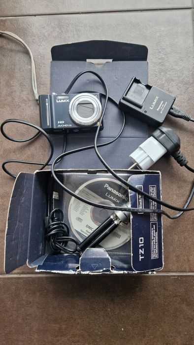 Panasonic TZ-10, черна, 12 optical zoom