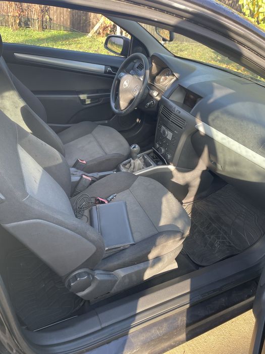Opel astra H GTC 1.4 90 CP