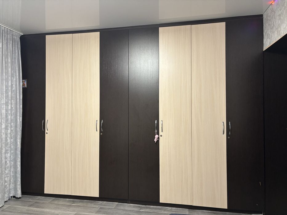 Продам шкаф большой