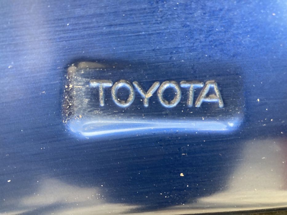 Преден капак за тойота авенсис Т25/Toyota avensis 03-08г